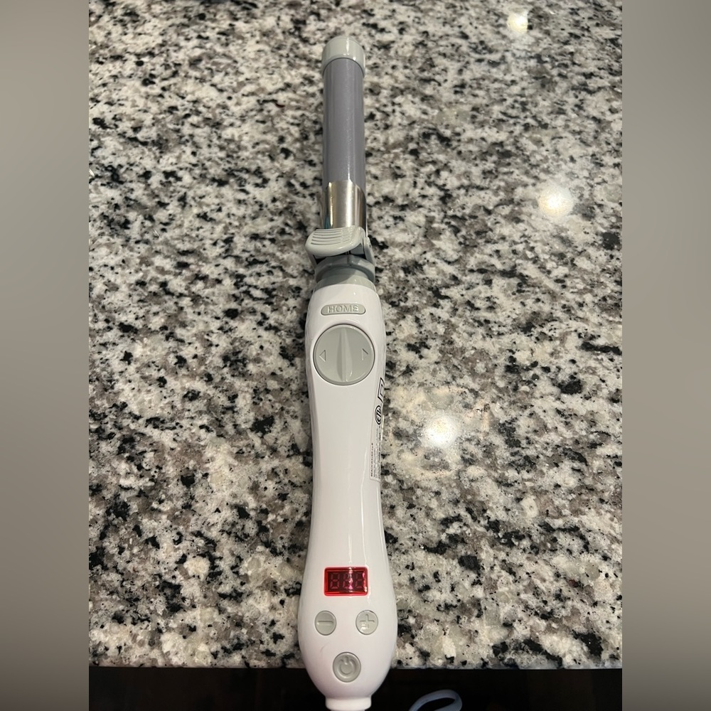 Beachwaver curling iron